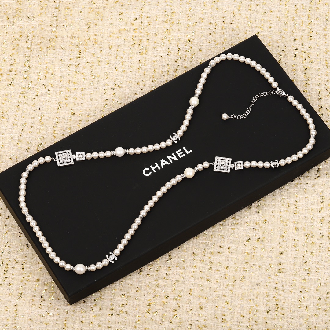 Chanel Long necklace